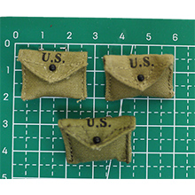 1:6 Scale U.S. Ranger M1942 First Aid Pouch x 3 (Assorted 2 colors)